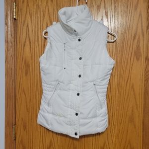 White Puffy Vest. Size Medium